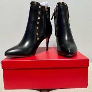 🖤 Rockstud Leather Booties